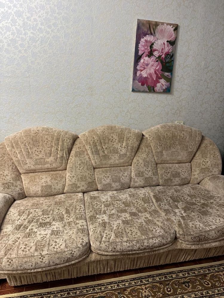 Продаю мебель, и шкафы Чеховские, чистое дерево