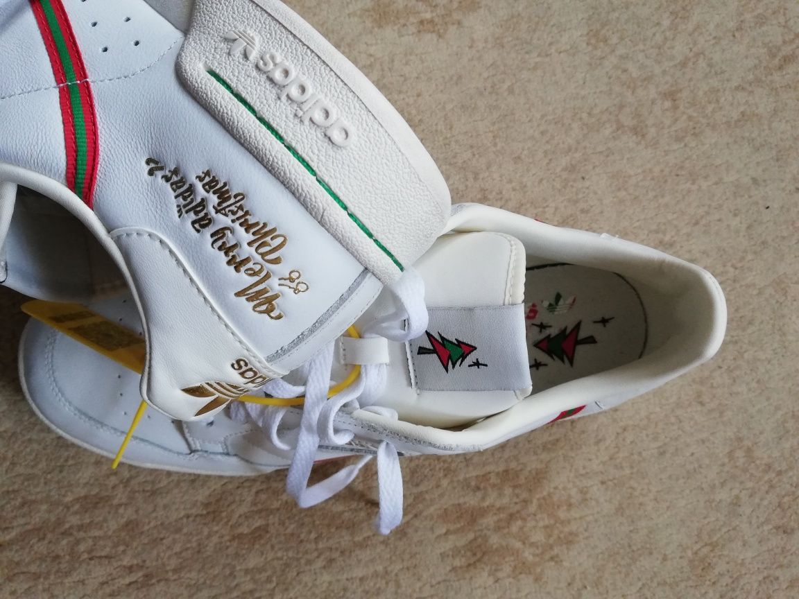 Продам кросы от Adidas коллобарация Merry Christmas