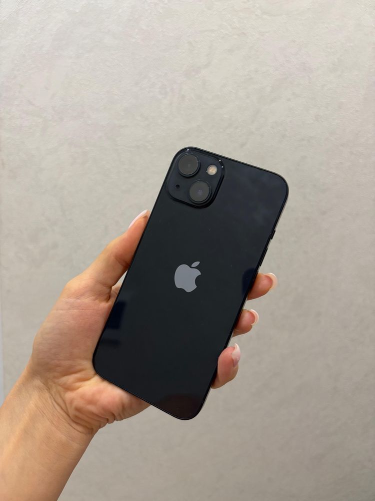 Продам iPhone 13