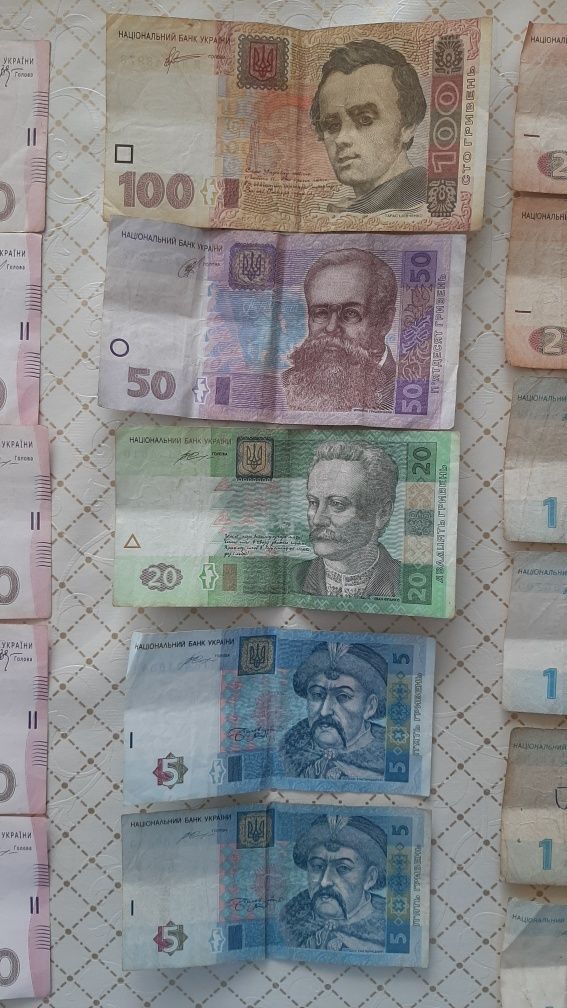 Коллекция современных купюр банкноты разных стран