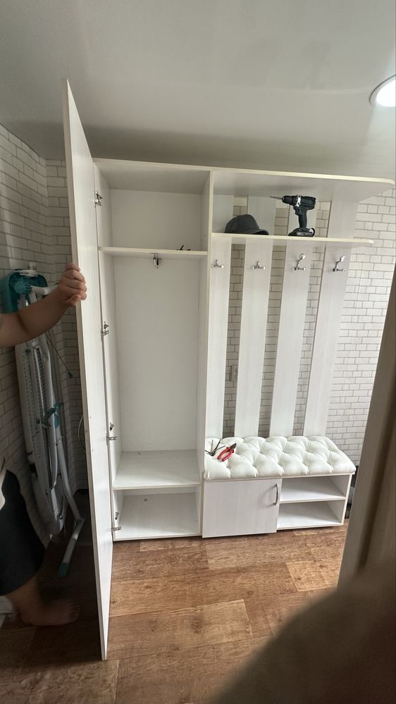 Продам прихожный шкаф