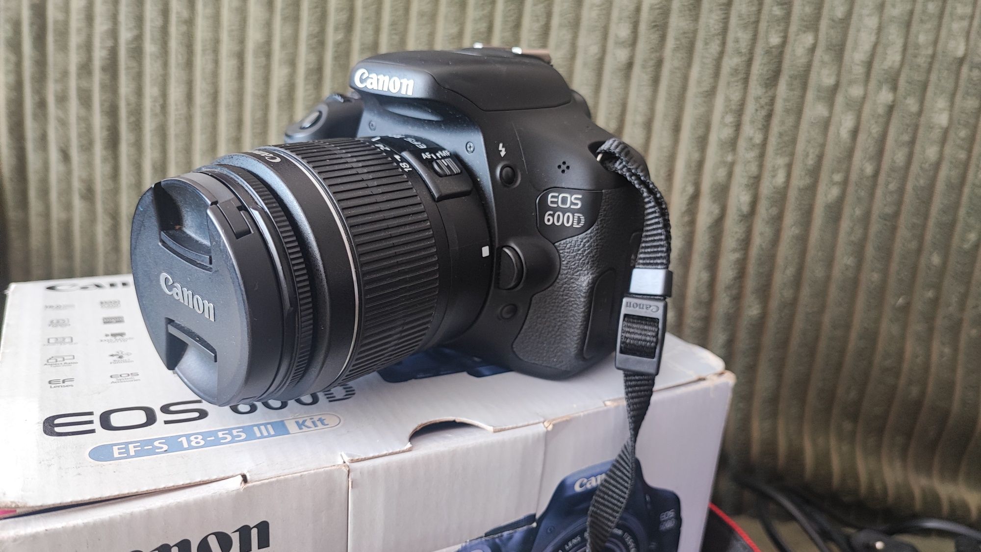 Фотокамера Canon EOS 600D Kit EF-S 18-55 III черный