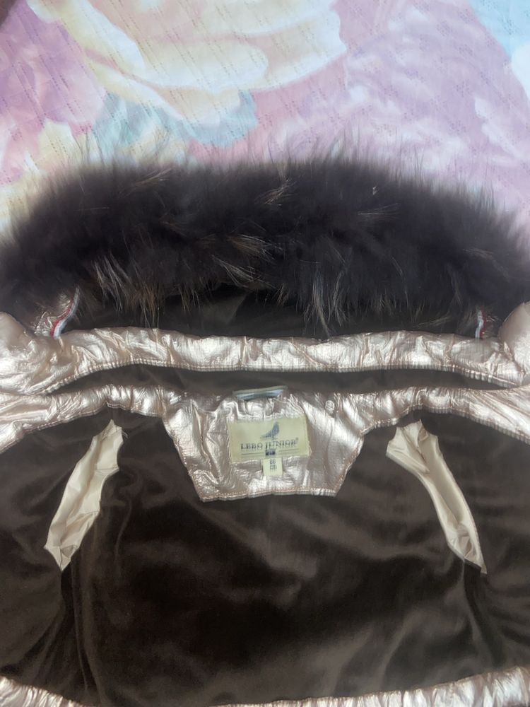 Продам десткую куртку.
