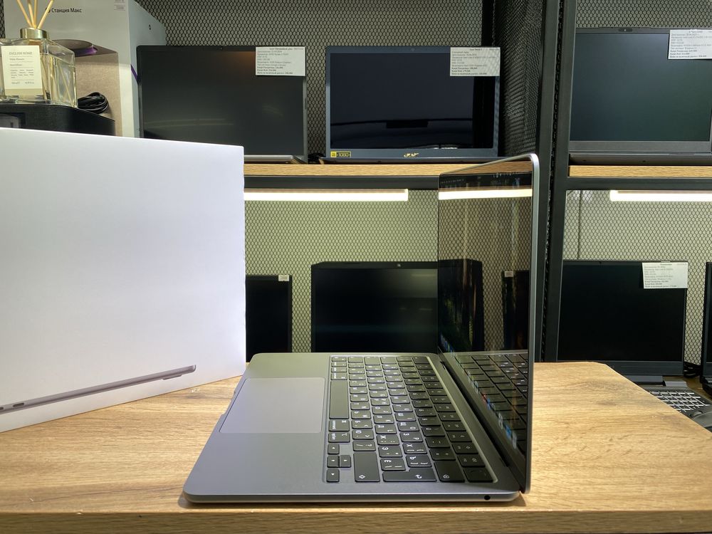 Новый MacBook Air 13.6-inch, 2022г. M2, 8/256 GB, Space Gray,10357/A10