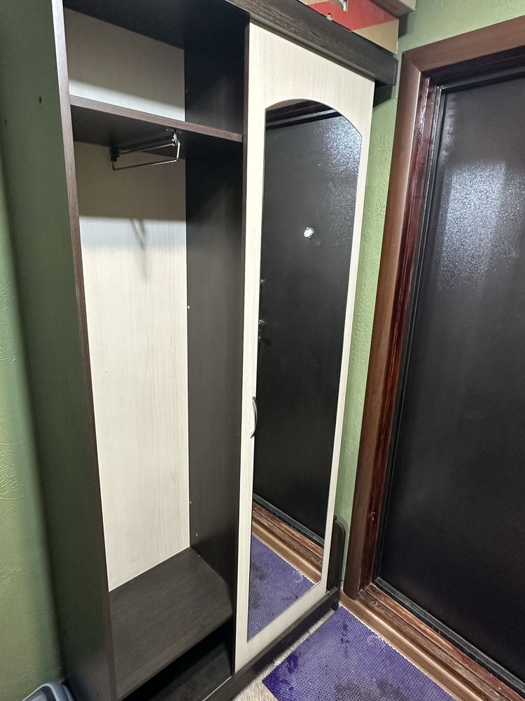 Продам Шкаф в прихожую