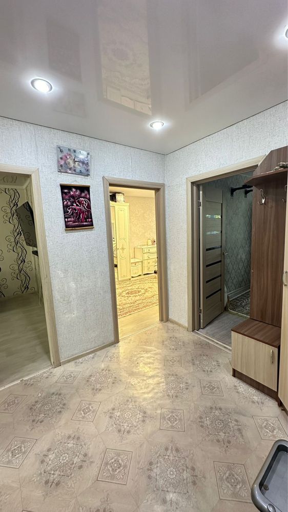 Продам квартиру трех комнатная