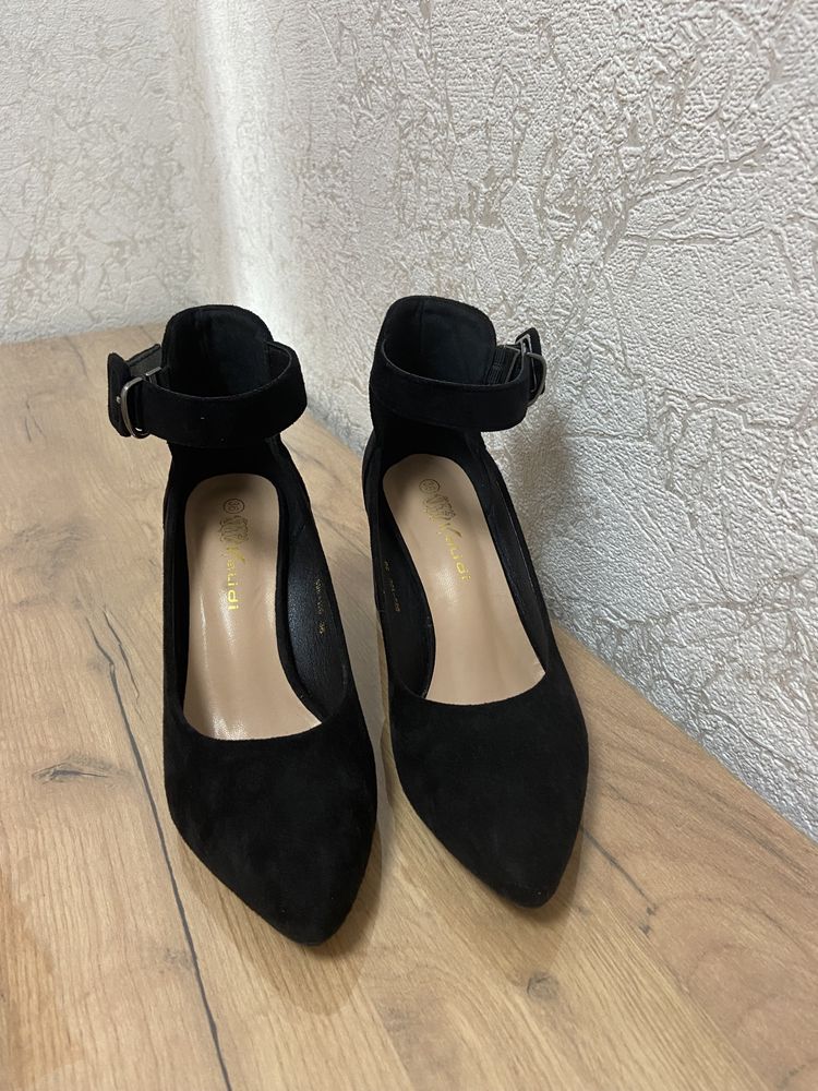 Продам туфли женские