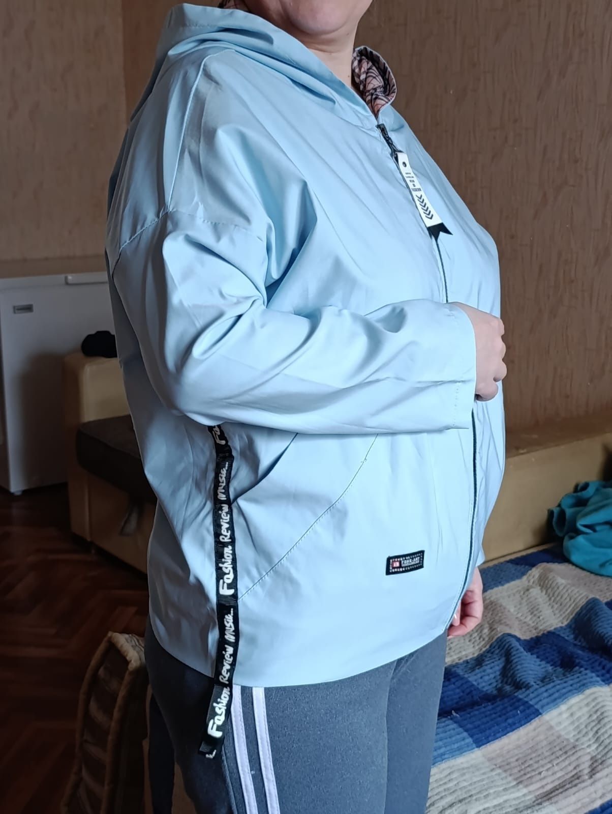 Ветровка женская