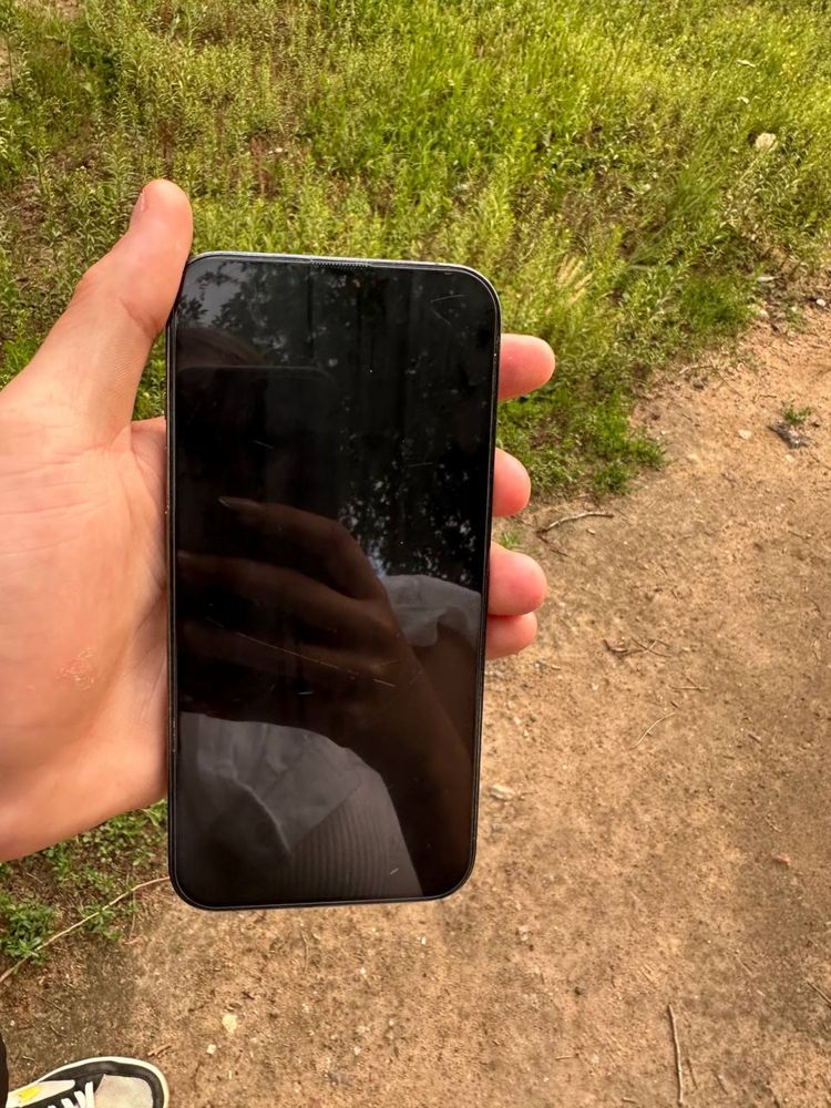 Продам iphone 13 pro colors midnight green