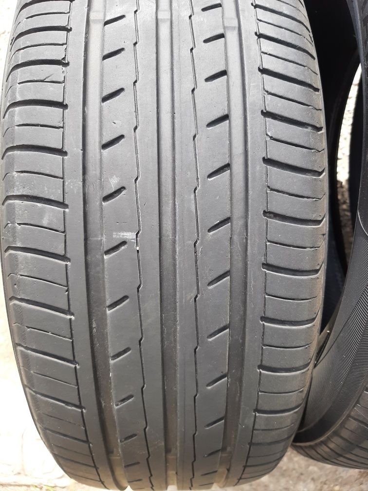 Продам шины 215/55/17 якогама