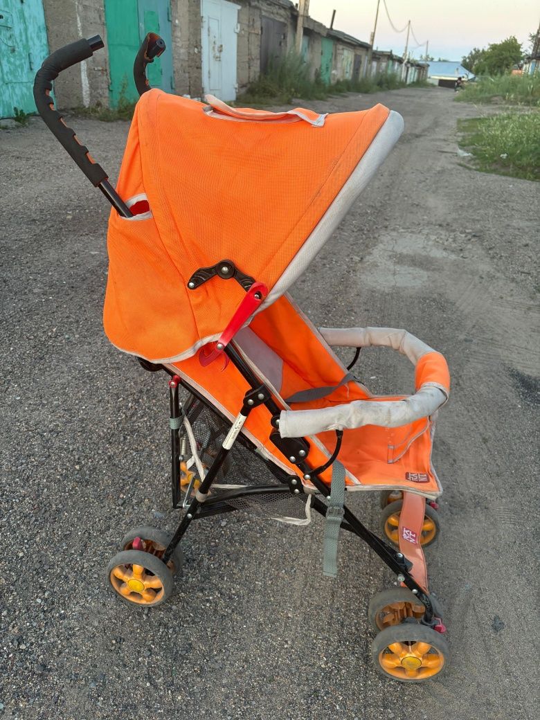 Продам детскую летнюю коляску