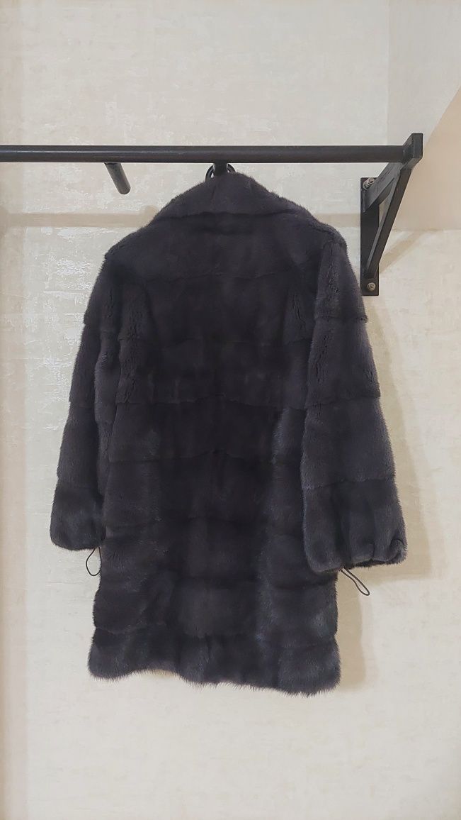 Продам норковую полу шубу,  серо-синий,ю английский воротник, р.44-46