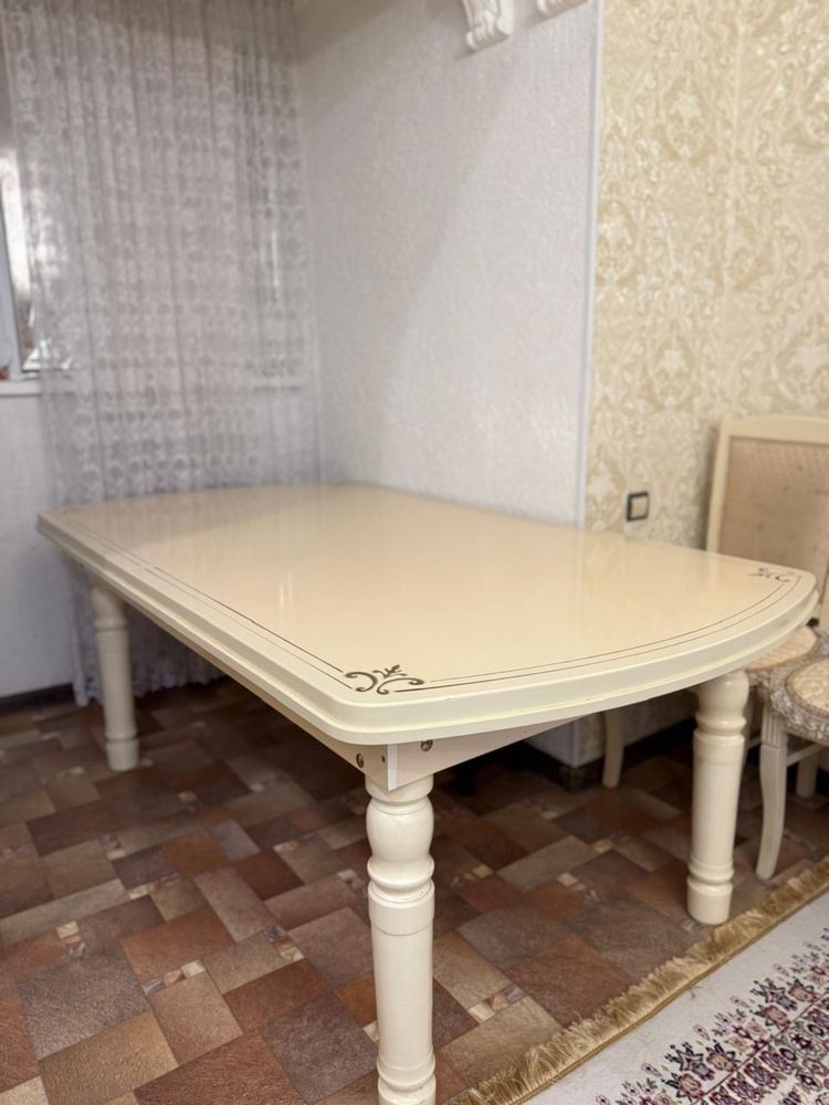 Стол гостиный 2.м / 2,5м и 8 стульев