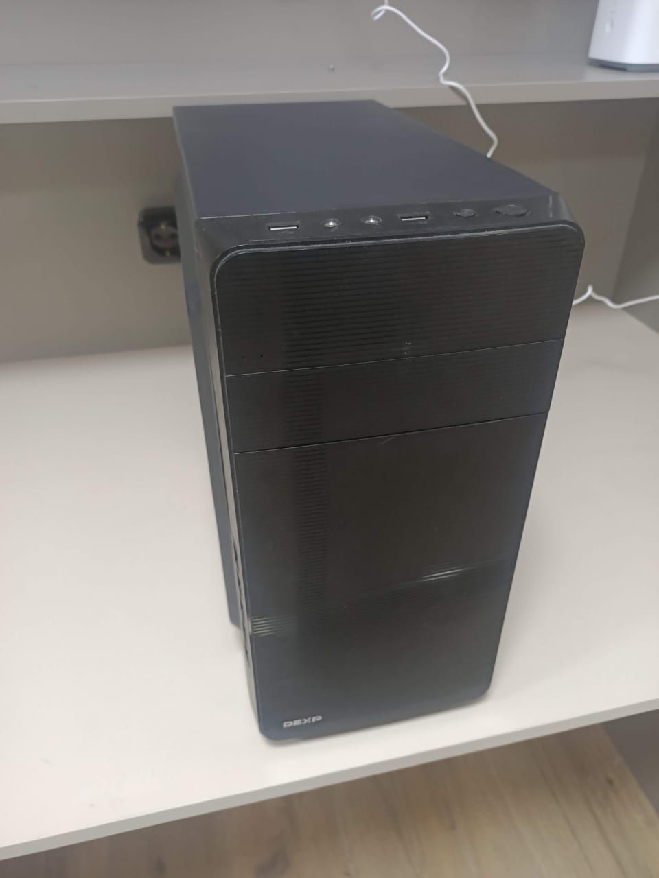 Продам компьютер (8 ядер / SSD / монитор в комплекте)