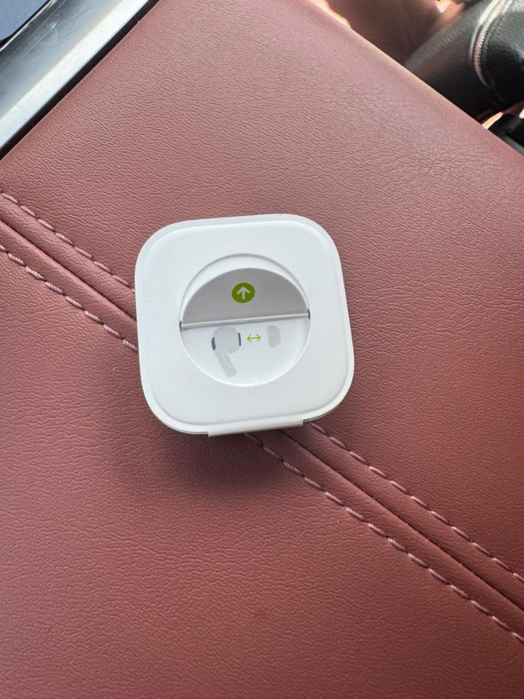 AirPods pro кейс и наушники отдельно