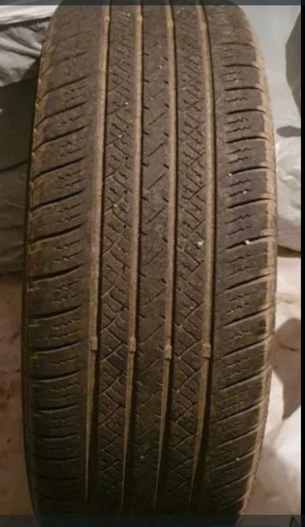 Продам комплект резины 225/55/18
