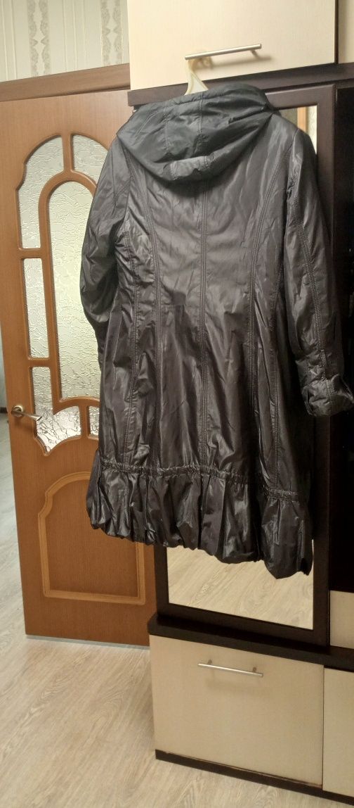 Продам зимне- осеннее пальто, пристёгивается подстежка из кролика.,