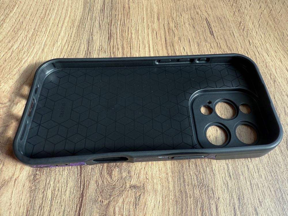 Чехлы Iphone 16 pro