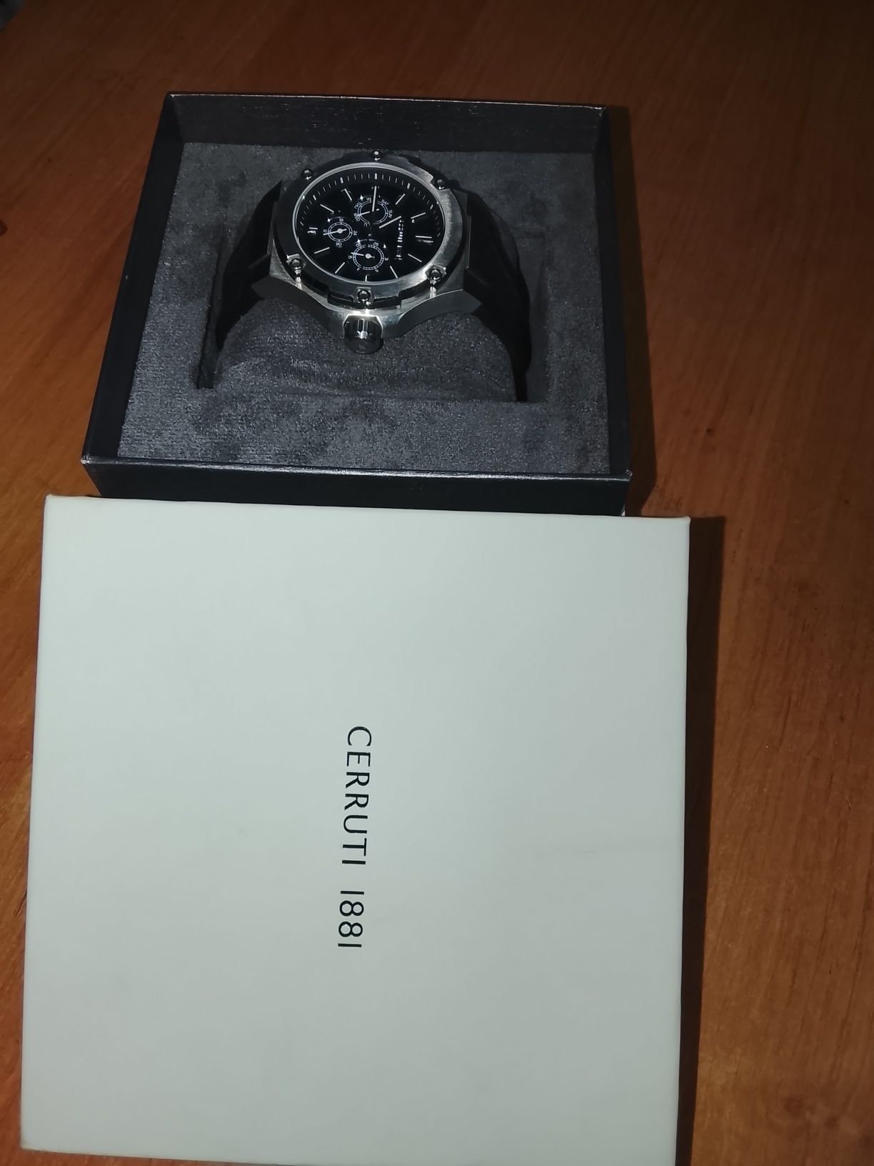 Часы CERUTTI 1881 обмен на смартфон