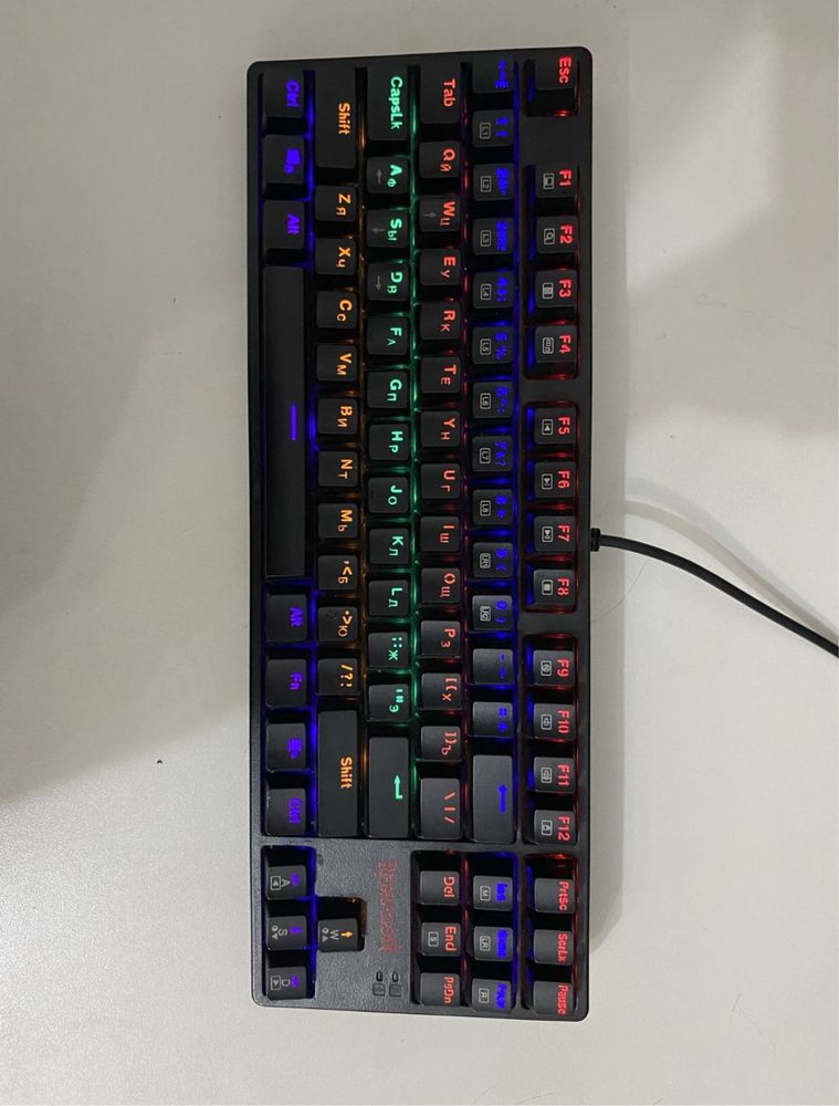 игровой пк, красивый в подарок клавиатура!