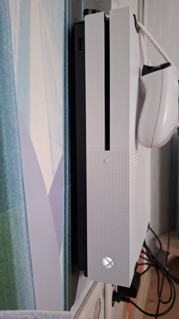 Xbox One S  1 TB, рассрочка