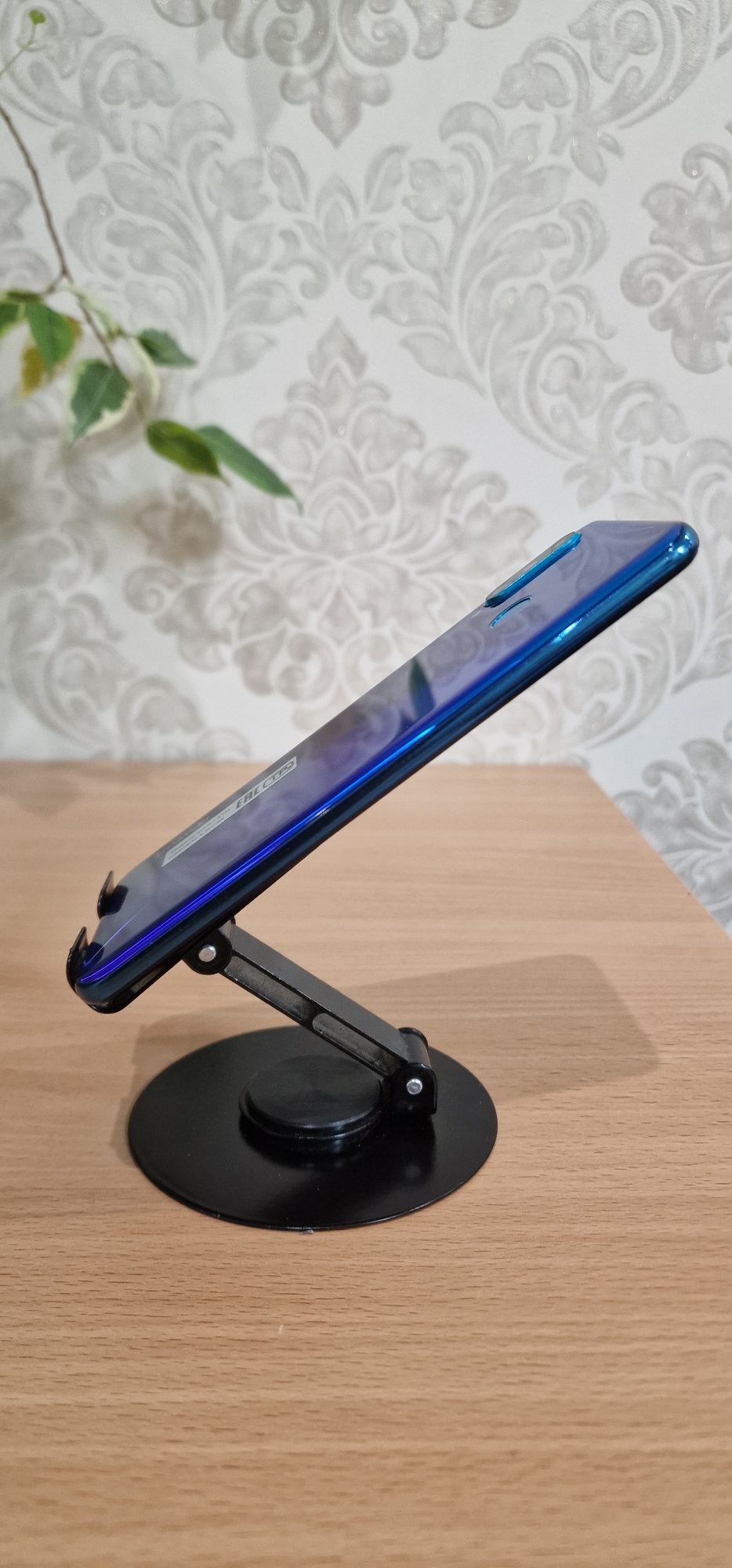 Продам смартфон HUAWEI P30 lite