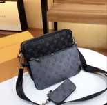 Продам барсетку LV