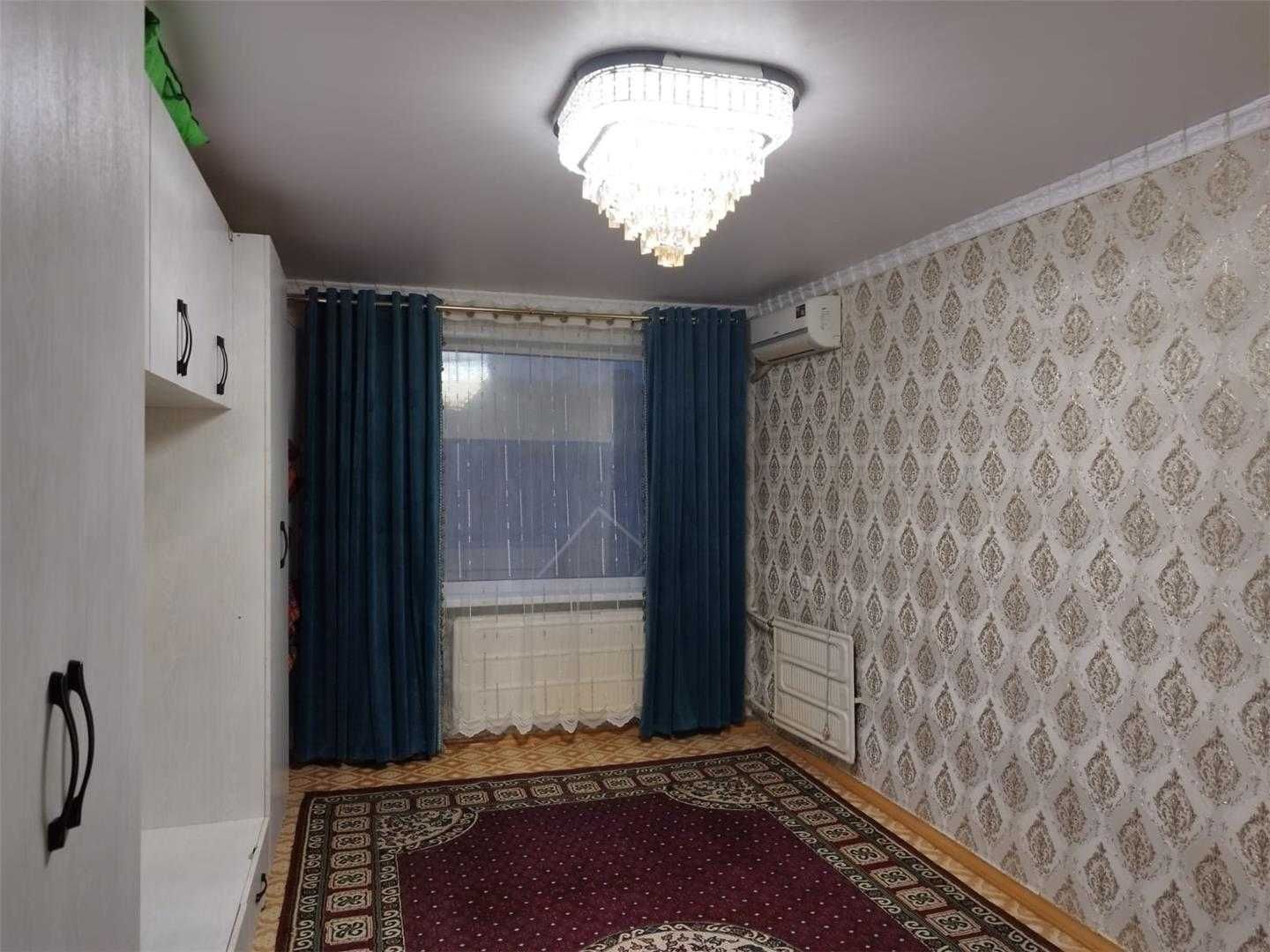 Продам 2 комнатную 4 микрорайон Металлургов