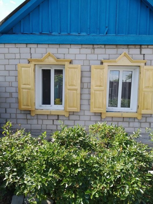 Деревянные окна, ставни