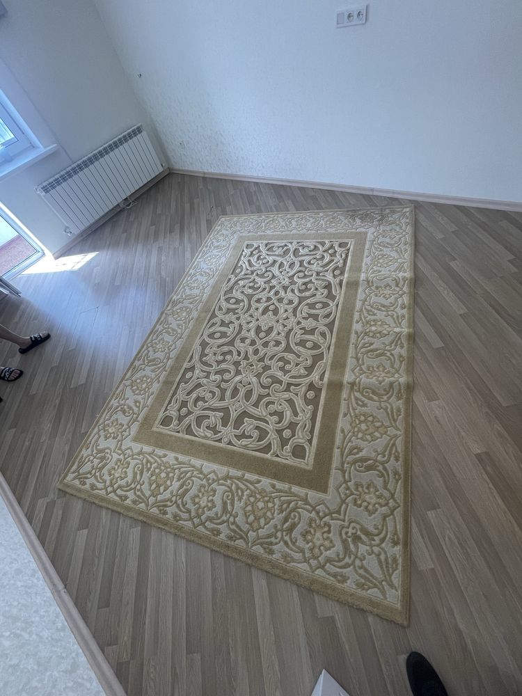 Продам ковер размеры 3*2 и 2*1.5