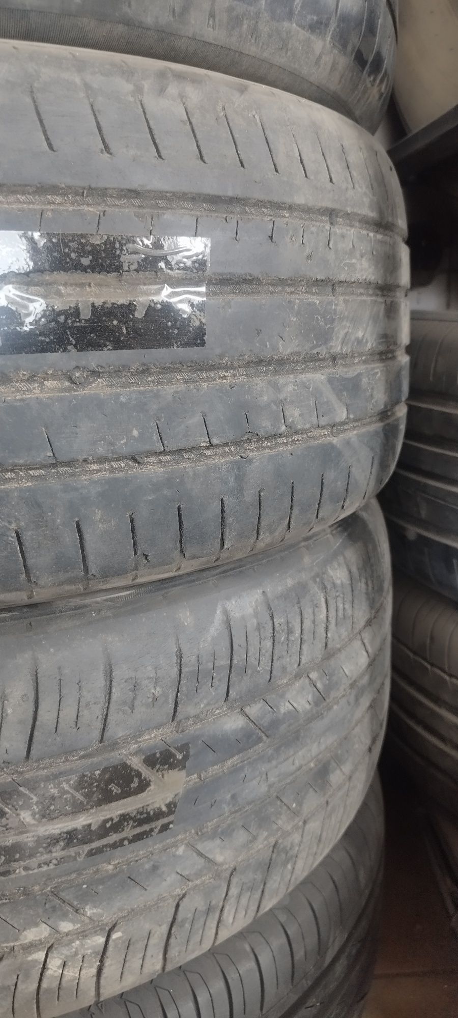 Продам 2шт летние шины 235/45/18