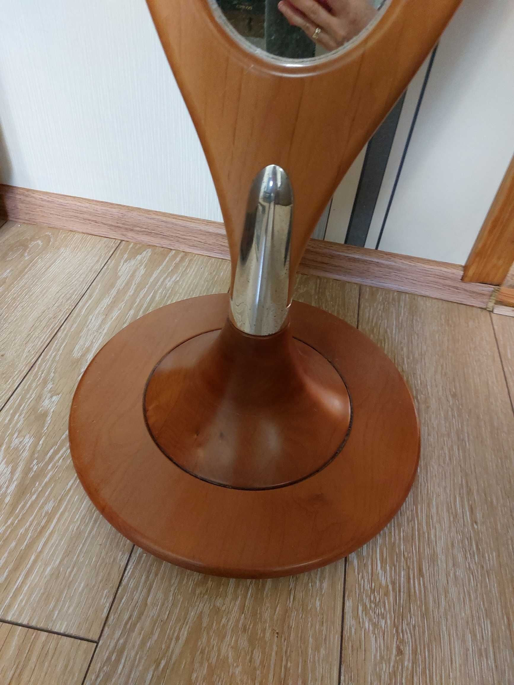 Продам напольное зеркало чистое дерево
