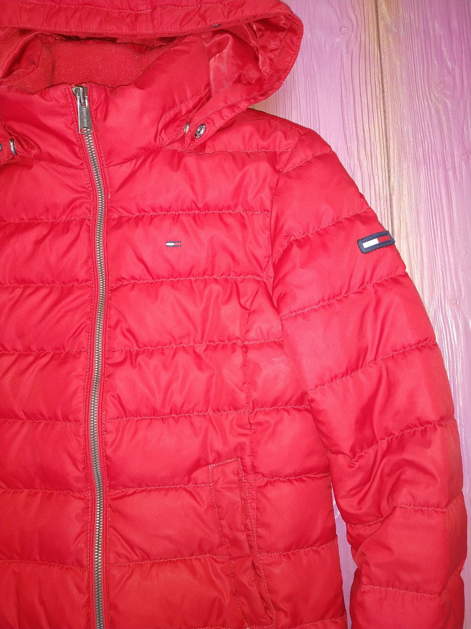 Стильная, теплая и комфортная куртка от Tommy Hilfiger. США. Недорого