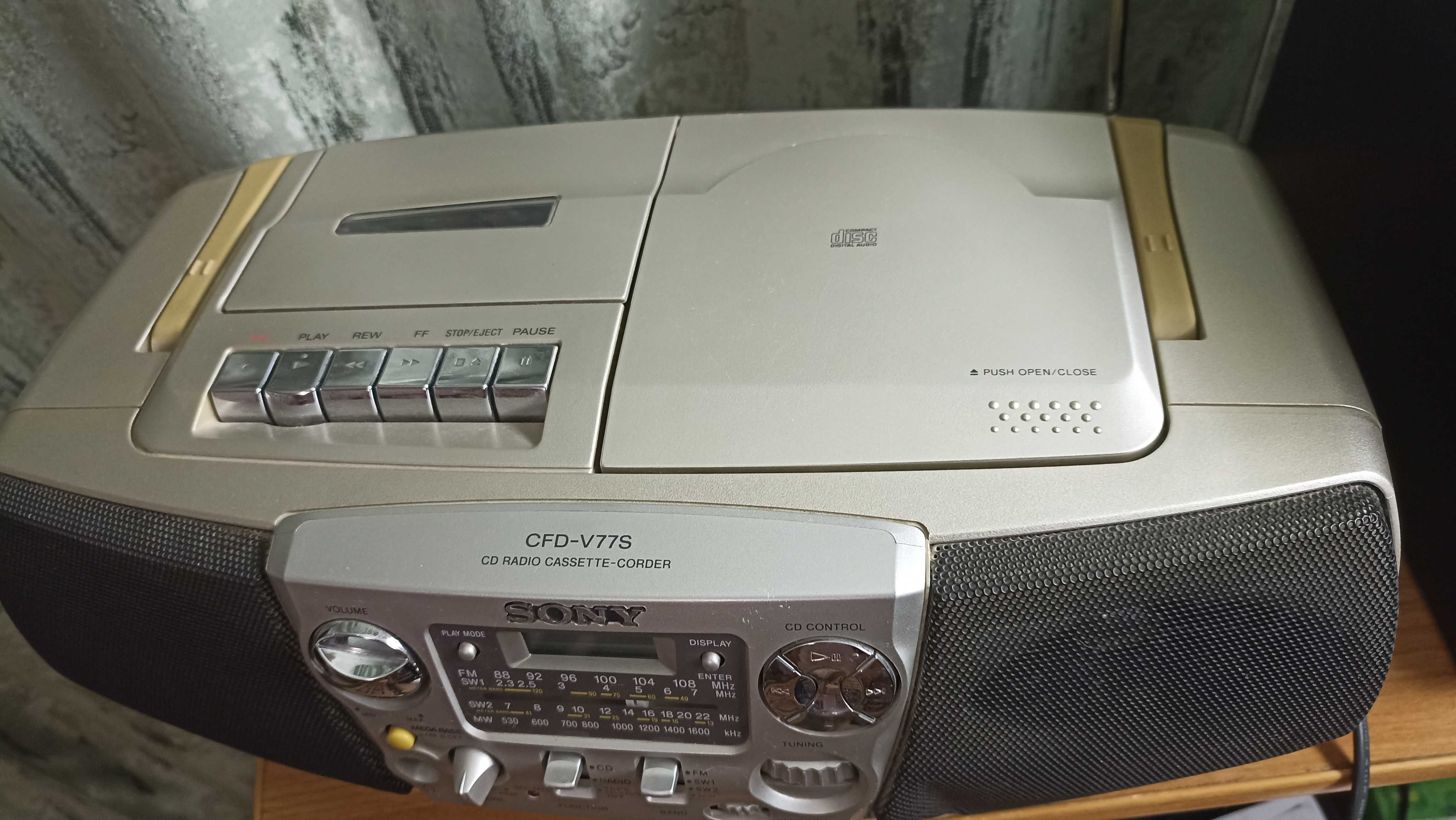 Продам СД радио SONY модель CFD-V77S  магнитола.