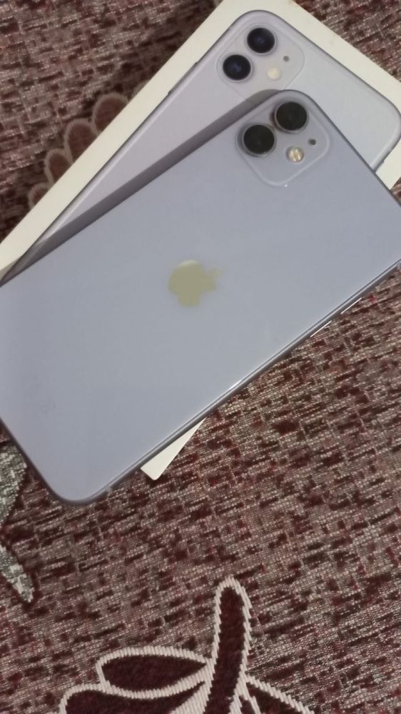 Продам Айфон 11 64 GB  аком 84 емкость отличном состояние