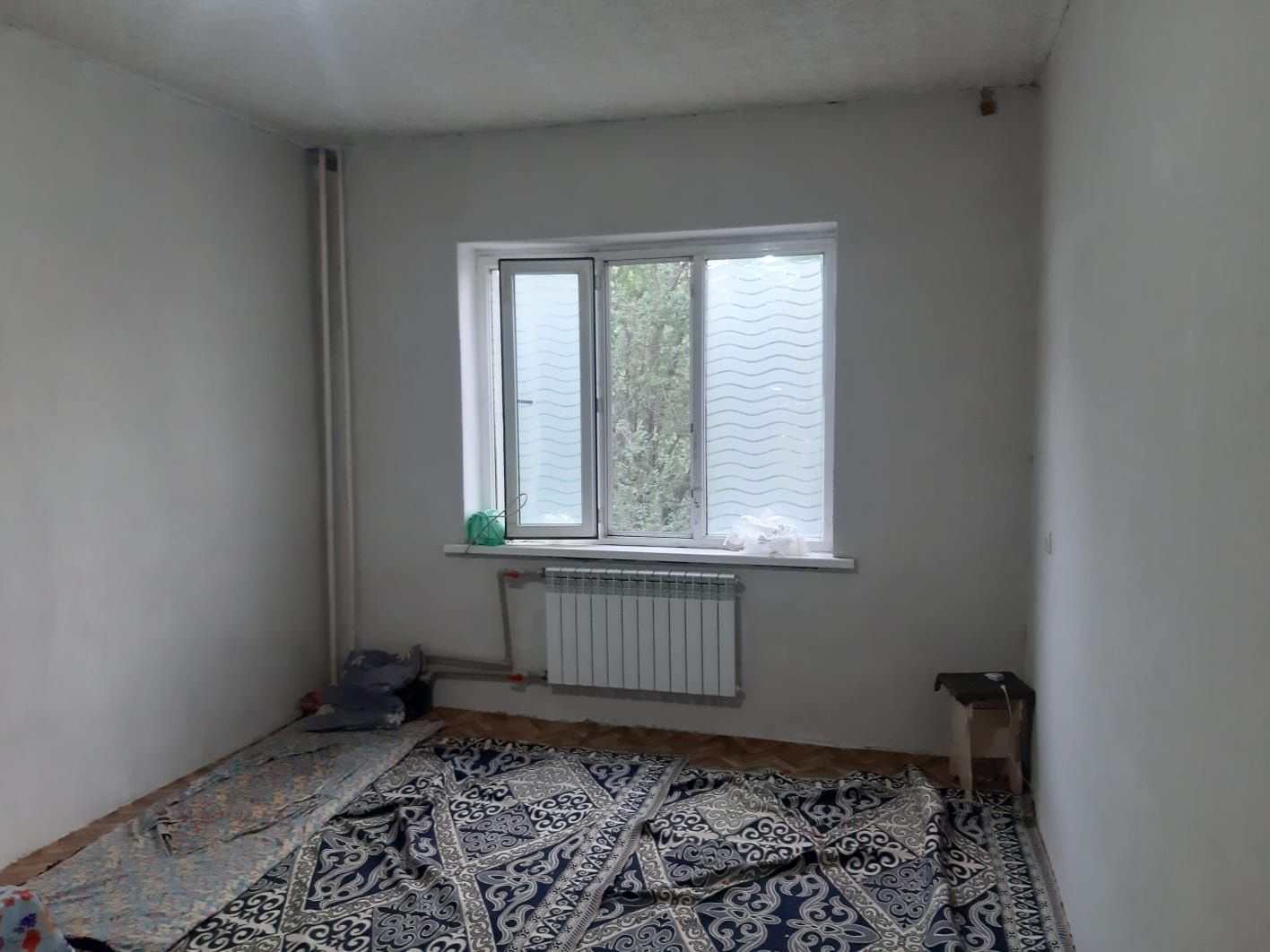 1-комн., Массив Карасу, 2 этаж (напротив 7 мкр.)