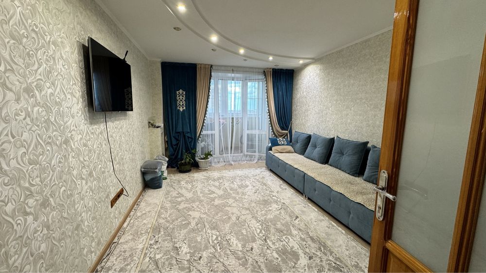 Продам 3 комнатную квартиру район 6 школы