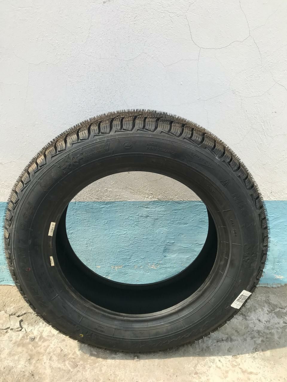 Автошины всесезонные,  новые , размер 215/60/17