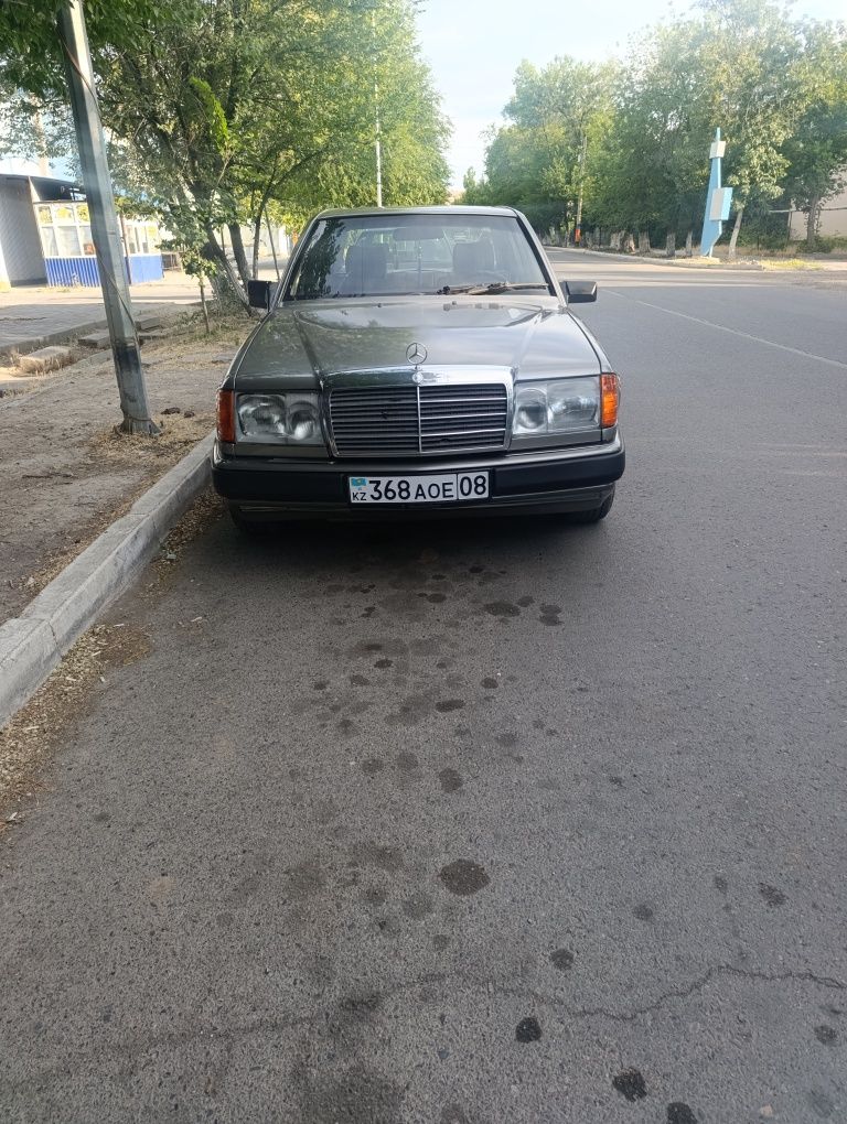 Мерседес124 2.3 газ бензин Автомат