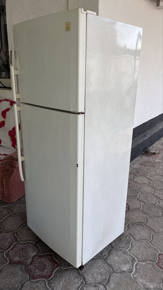 Продам холодильник