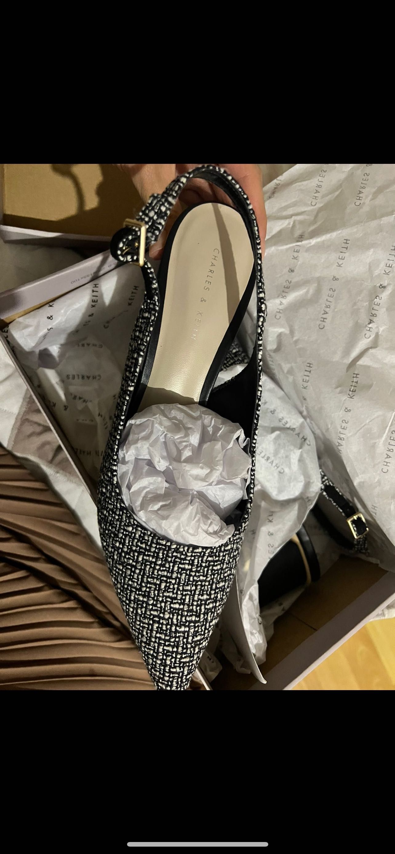 Босоножки Charles&Keith СРОЧНО!