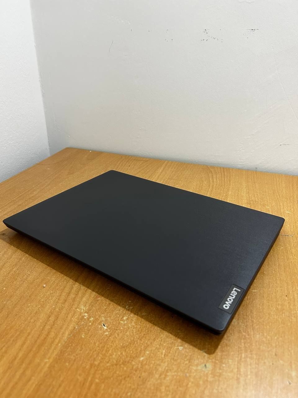 Продам ноутбук Lenovo v14