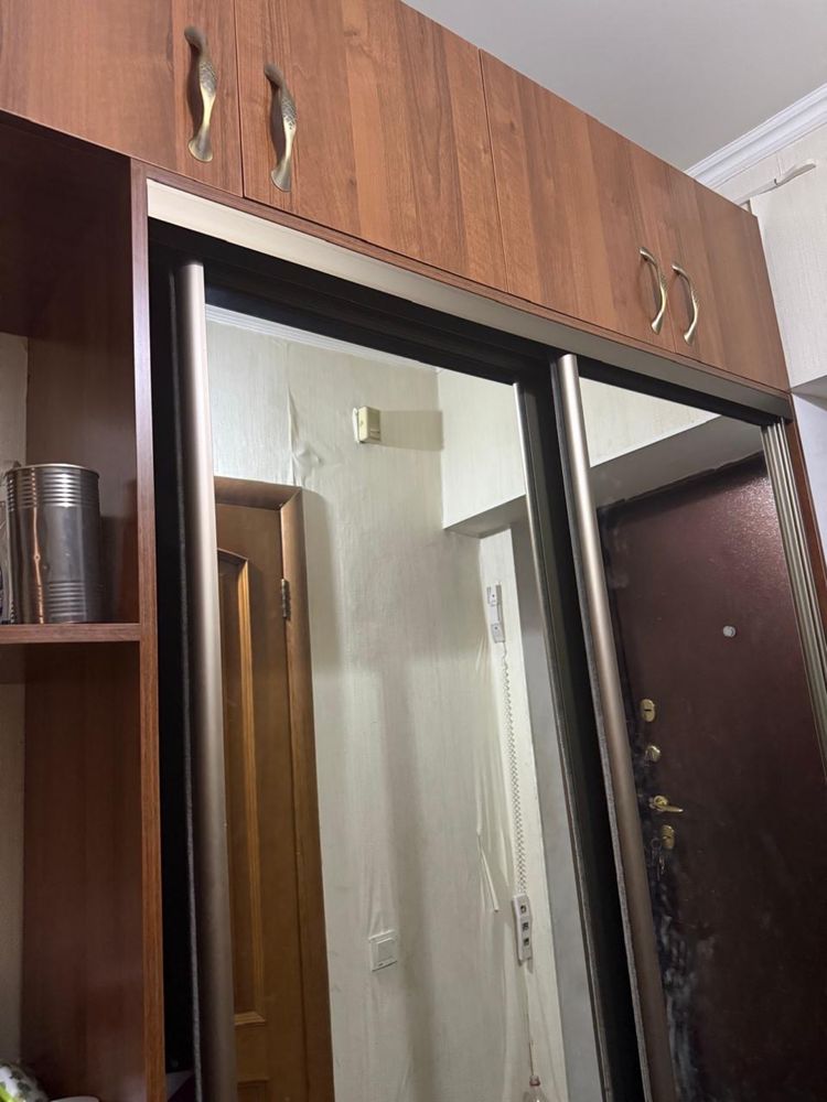 Шкаф в прихожую , в коридор