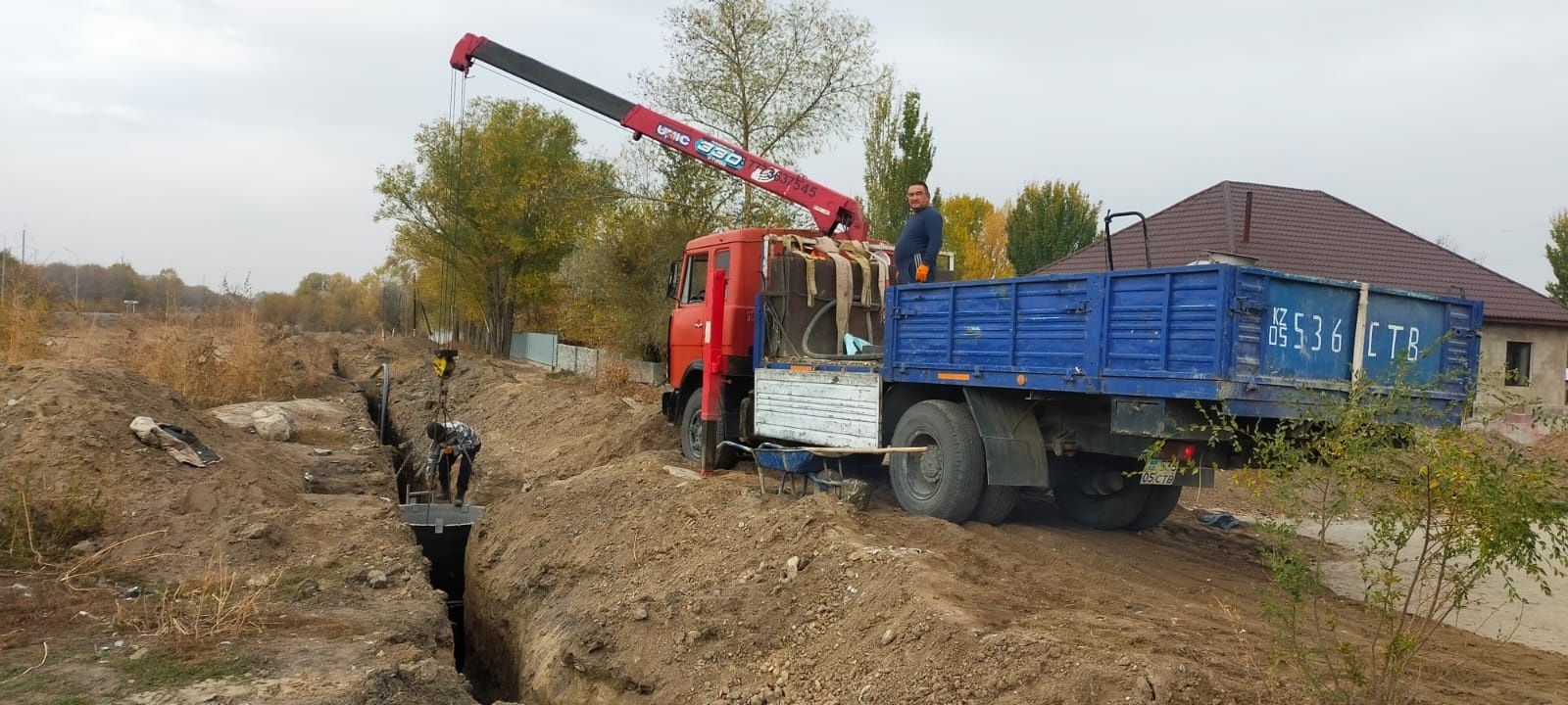 Услуги манипулятора 3в1 Водовоз 10куб  Выстрел стрелы 9м борт. 2.55-6.