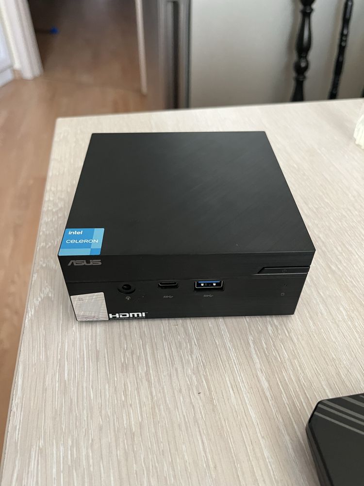 Мини компьютер Asus mini PC