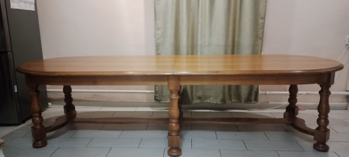 Продам стол в отличном состоянии