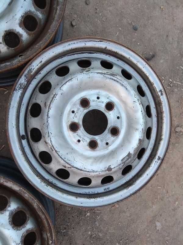 Продам оригинальные металлические диски на автомашину Mersedes.
