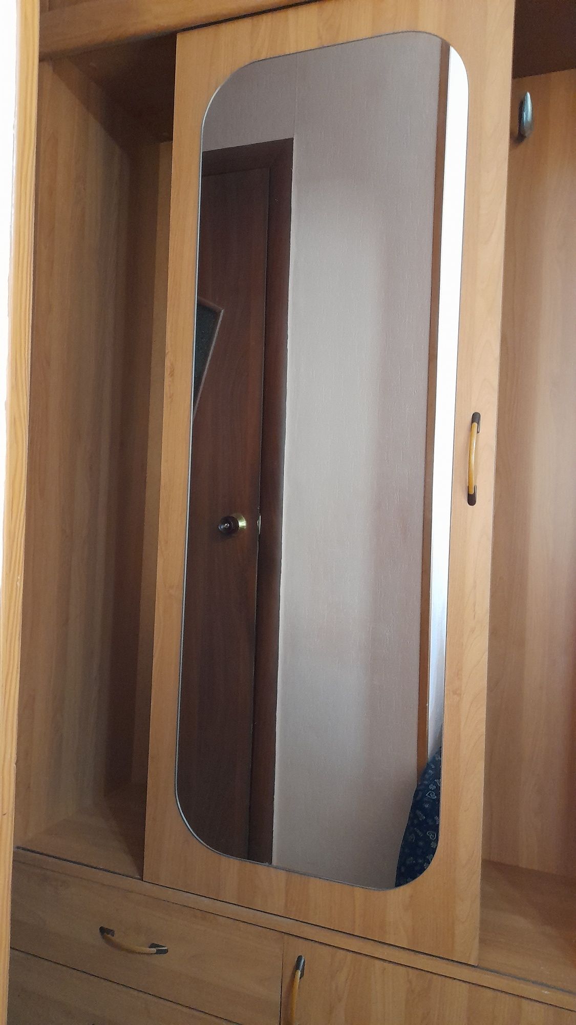 Прихожая б/у для дома