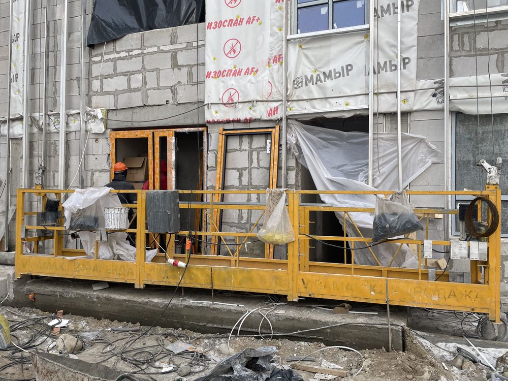 Аренда фасадных строительных подъёмников 120 тыс.