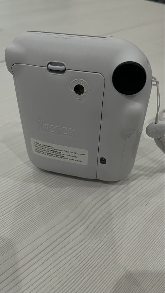 Моментальный фотоаппарат Instax 12 mini